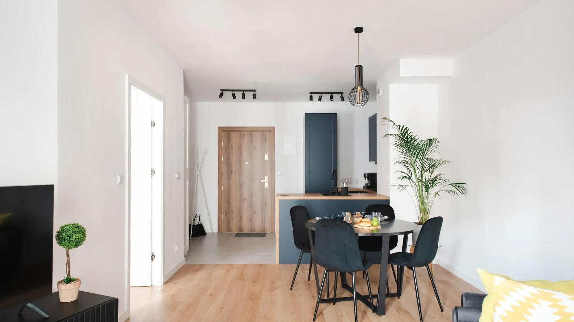 Spacious And Modern Apartment Lwowska, Close To Kazimierz Krakow