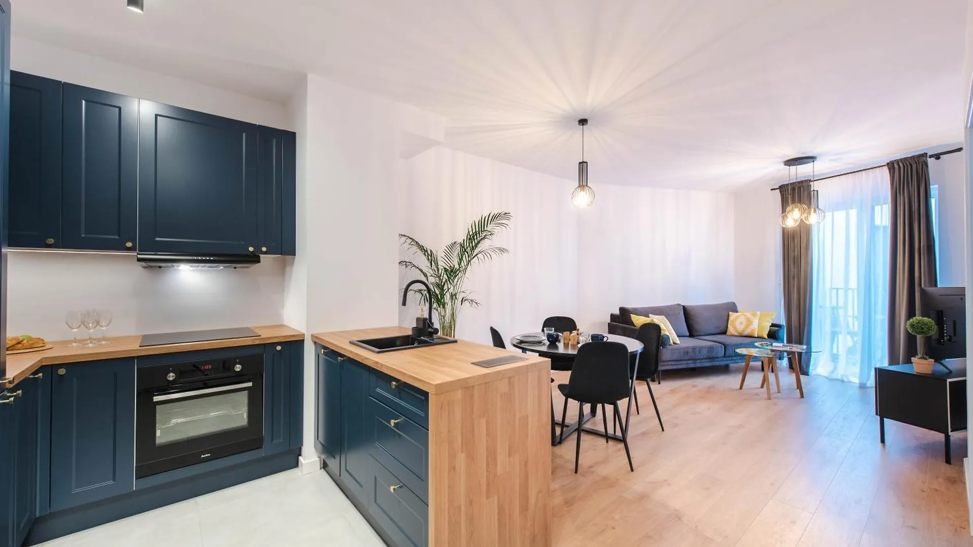 Spacious And Modern Apartment Lwowska, Close To Kazimierz Krakow