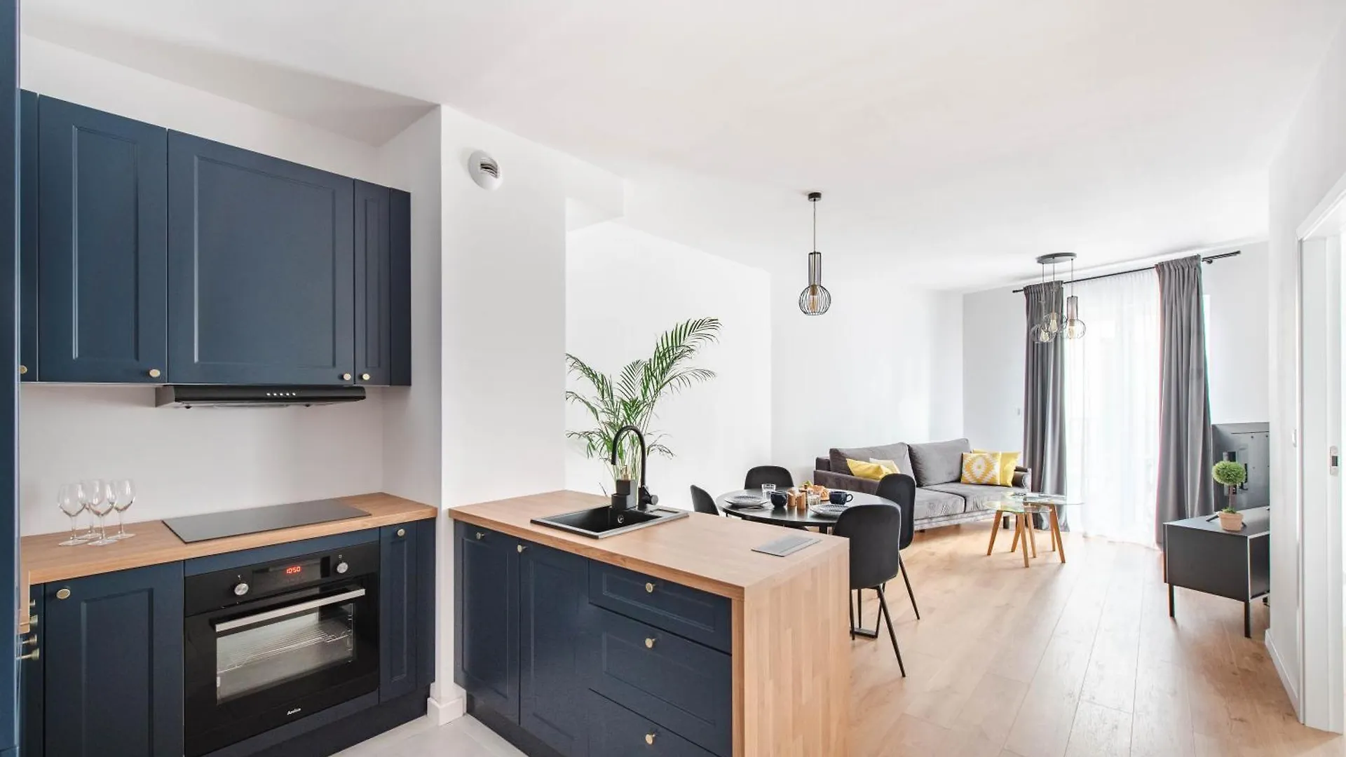 Spacious And Modern Apartment Lwowska, Close To Kazimierz Krakow