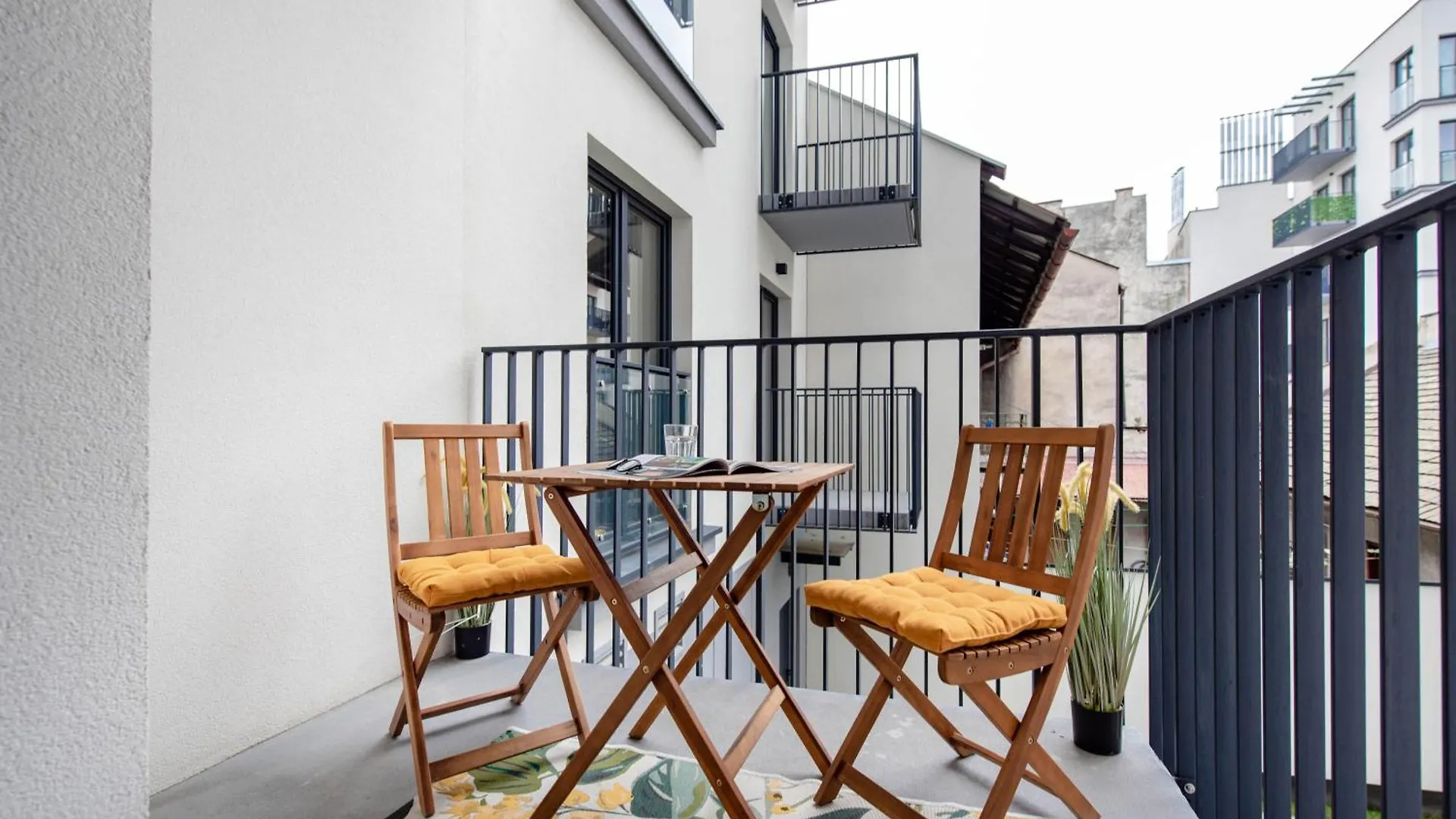 Spacious And Modern Apartment Lwowska, Close To Kazimierz Krakow Poland